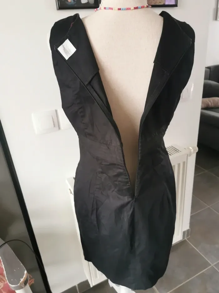 Jolie robe noir 40 - photo numéro 4