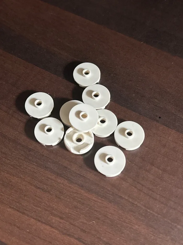10 Lego Tile, Round 2 x 2 with Open Stud ref 18674 White