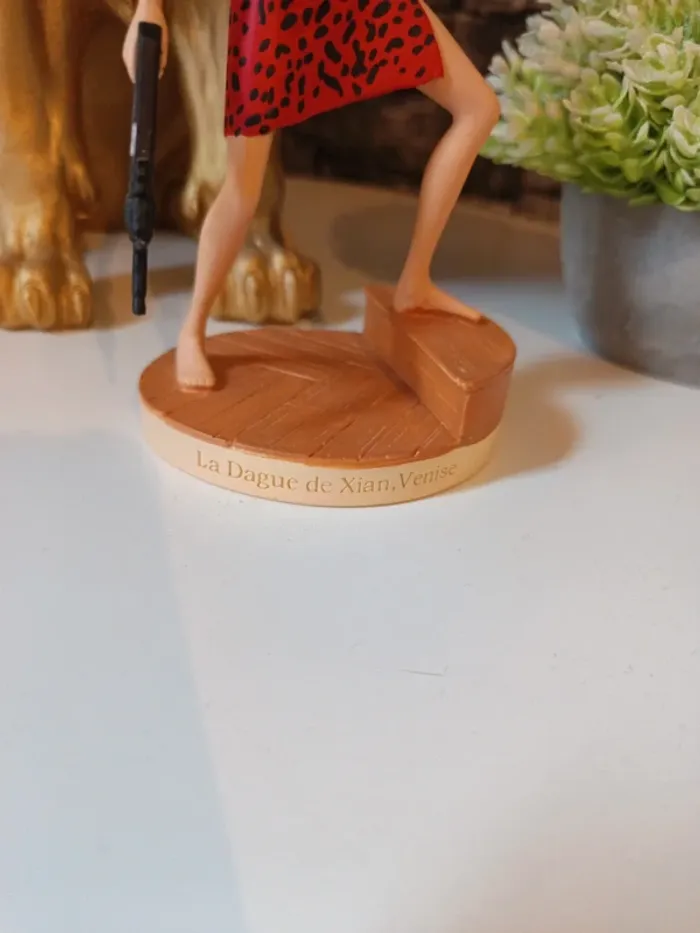 Figurine tomb raider - photo numéro 3