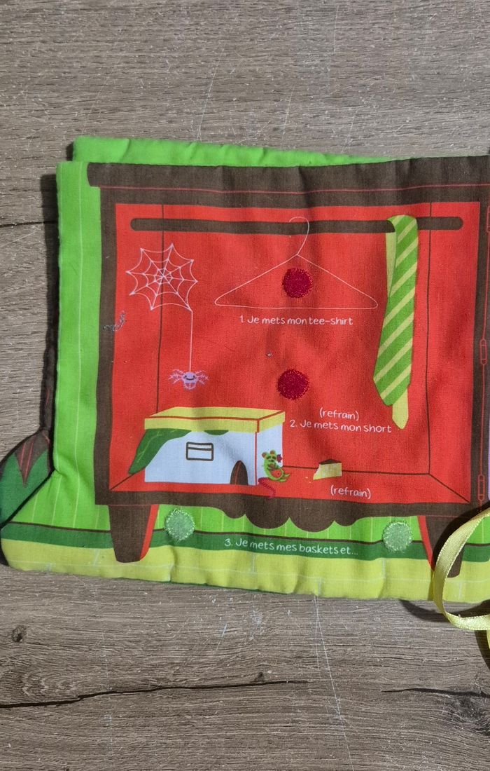 Livre tissus Promenons-nous dans les bois - photo numéro 6