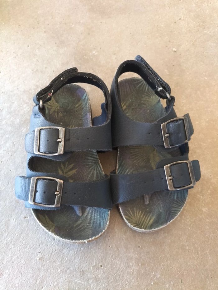 Sandales taille 25