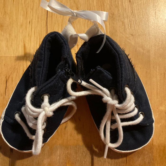 Baskets 6/9 mois
