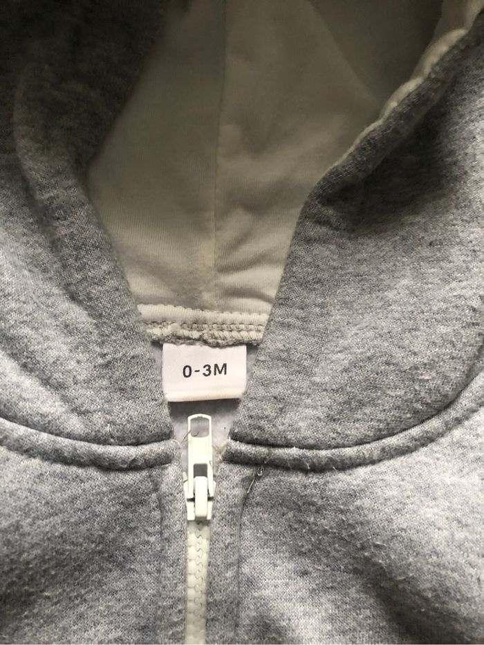 Jolie combinaison d’hiver bébé taille 0/3mois confortable - photo numéro 3