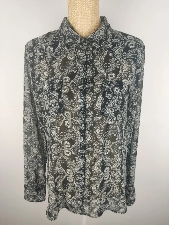 Chemise boutonnée manches longues transparente motif paisley noir et blanc taille XL DDP