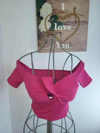 Croc top fushia avec nœud a la poitrine taille 32/34