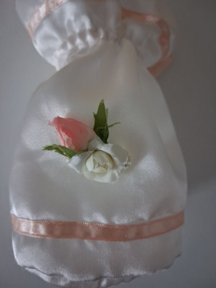 Pochette satinée blanche à petites fleurs - photo numéro 3