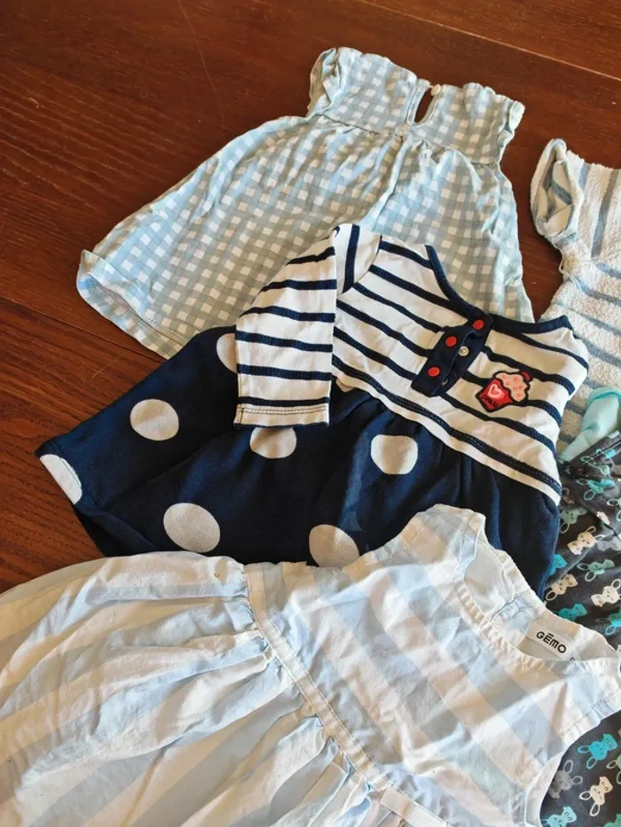 Lot n°4 : robe bébé 6 mois - photo numéro 3