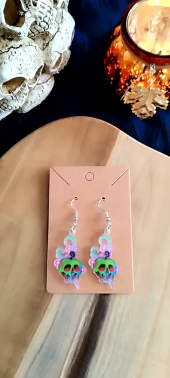 Boucles d'oreilles pomme empoisonnée