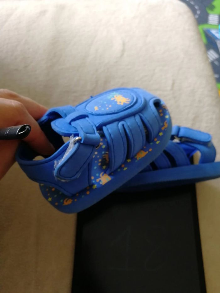 Nu pied bleu - photo numéro 2