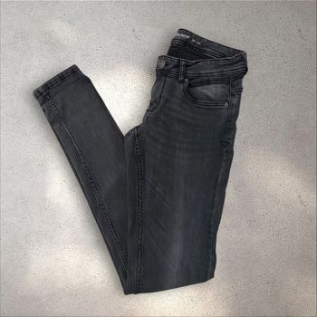 Jean taille basse gris noir skinny fit 34