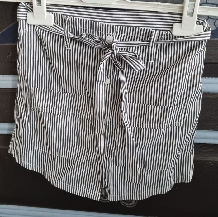 Jupe short à rayures 8-10ans - photo numéro 1