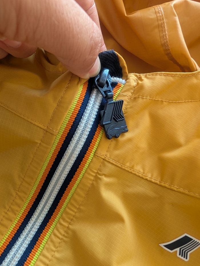 Kway Lacoste 5 ans + bob kway - photo numéro 3