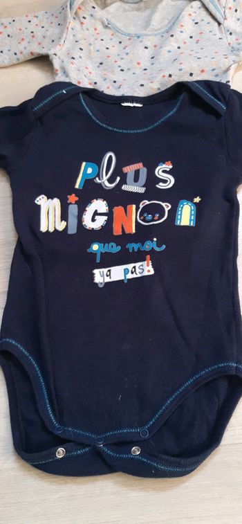 Lot bodie 6 mois