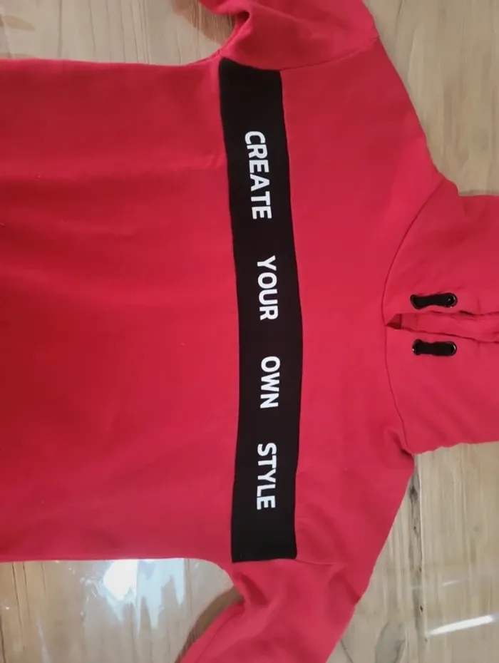 Sweat capuche rouge C&A - photo numéro 2