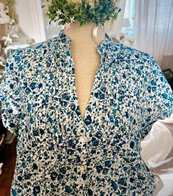 Tunique ou Robe bleue/blanc fleurie avec ceinture Kiabi Taille 48 (42/44) Neuve