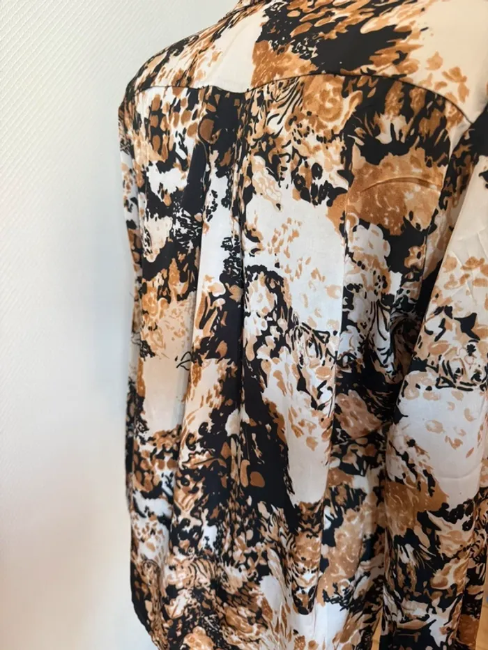 Blouse marron en très bon état taille S papillonne - photo numéro 5