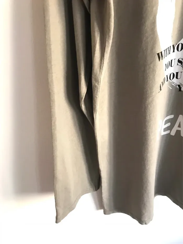 Haut peace and love pour homme neuf avec étiquettes - photo numéro 5