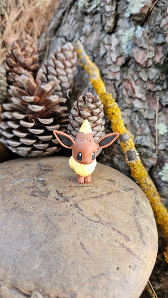 Super figurine Pokemon Nintendo tomy Évoli