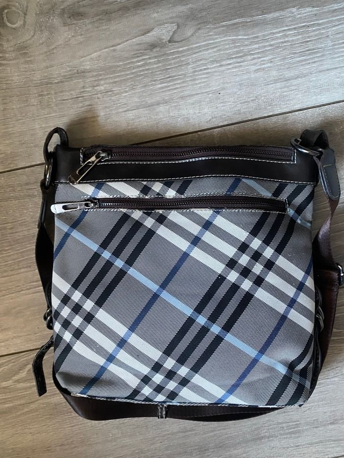 Burberry - photo numéro 6