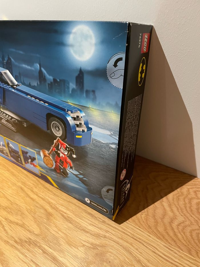 Lego Batman 76274 Batman™ avec la Batmobile™ contre Harley Quinn™ et Mr. Freeze™ - photo numéro 3