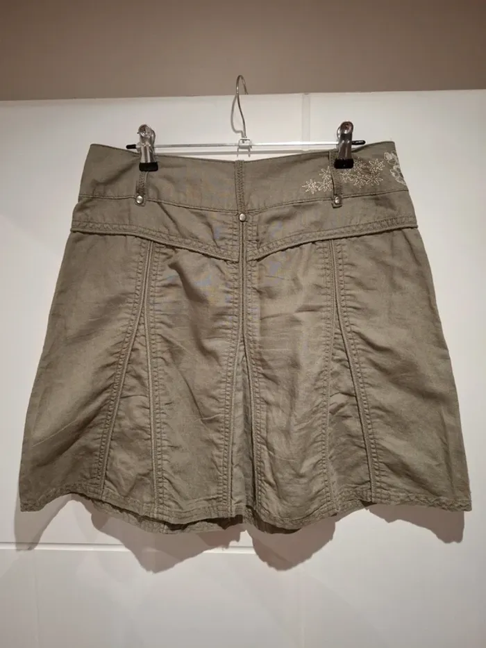 Jupe kaki 36 très bon état