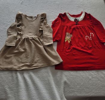 Lot 2 robes de fête 24 mois