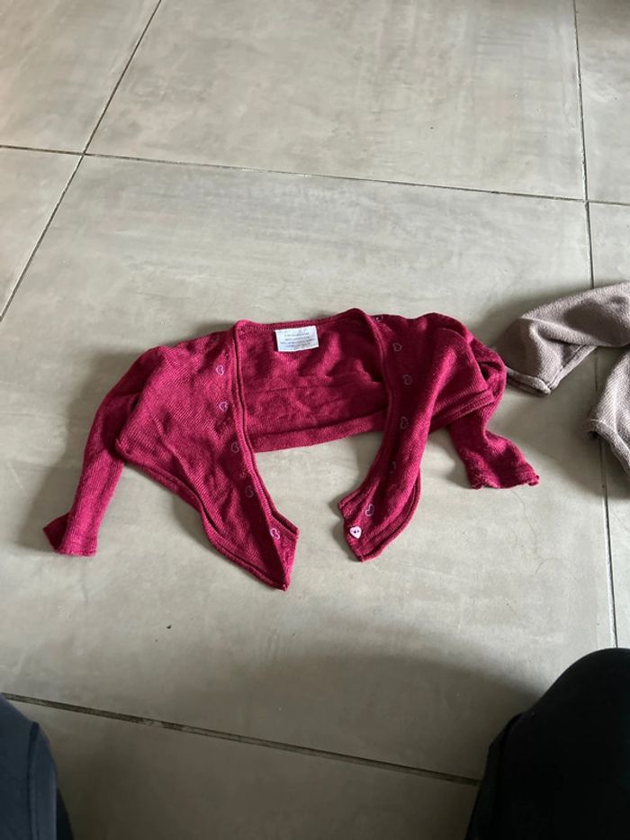2 gilets 6 mois - photo numéro 2