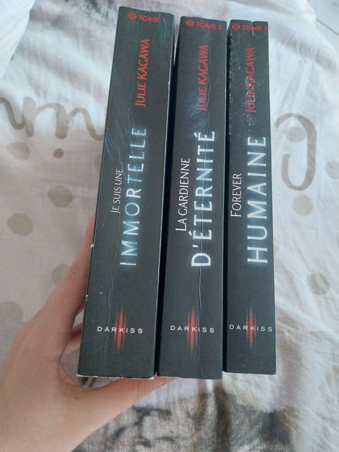 Romans Blood of Eden tomes 1 à 3 Trilogie Julie Kagawa Forever Humaine Darkiss - photo numéro 6