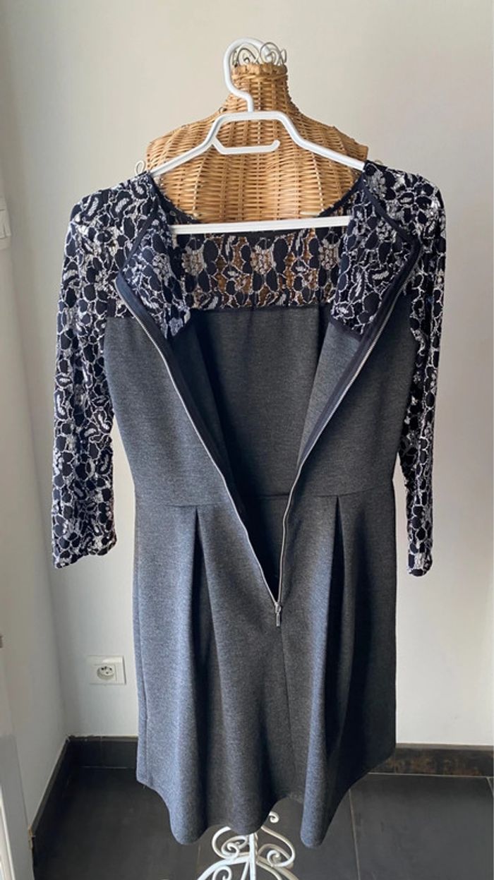 Robe Naf Naf grise avec dentelle noire taille 36 - photo numéro 4