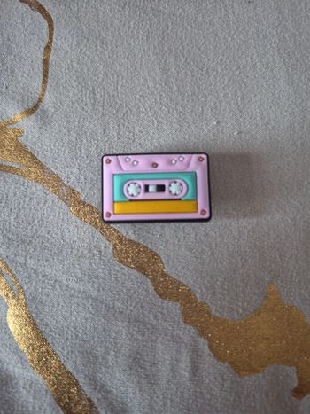 Pins vintage cassette