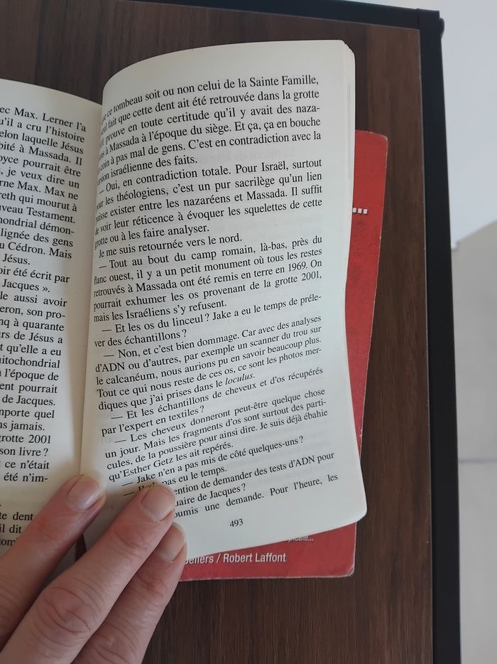 Roman policier à tombeau ouvert Kathy reichs - photo numéro 9