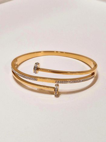 Bracelet décoré de strass