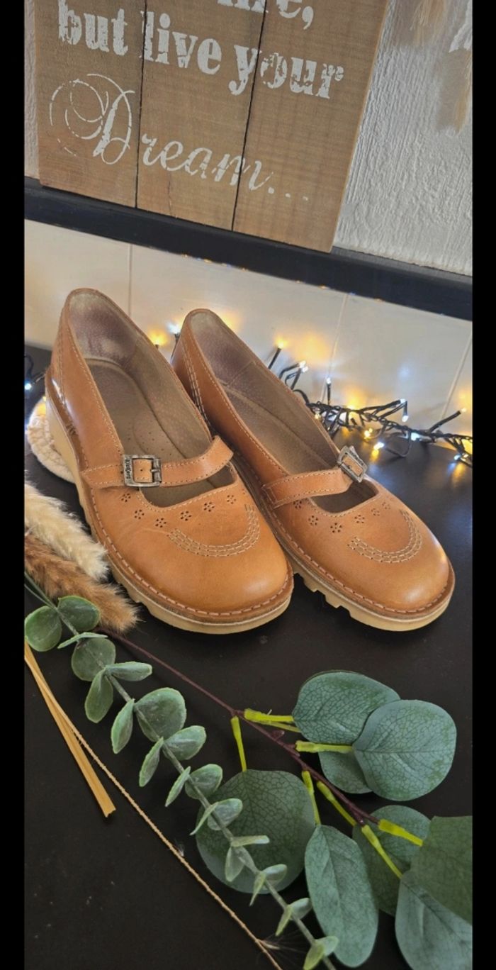 Magnifique paire de Salomé kick mary jane kickers