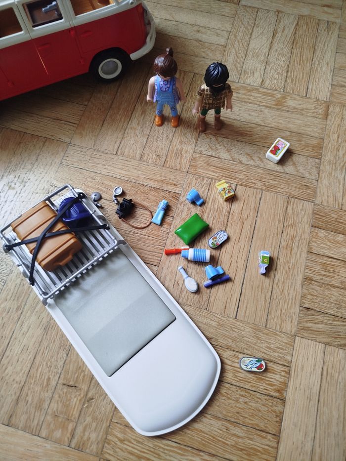 Playmobil Volkswagen 70176 Volkswagen T1 Combi, Le Mythique Camping-Car Volkswagen, Dès 5 Ans - photo numéro 9