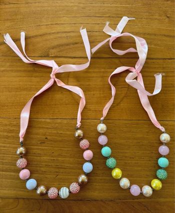 2 colliers de perle fantaisies Pour petites filles
