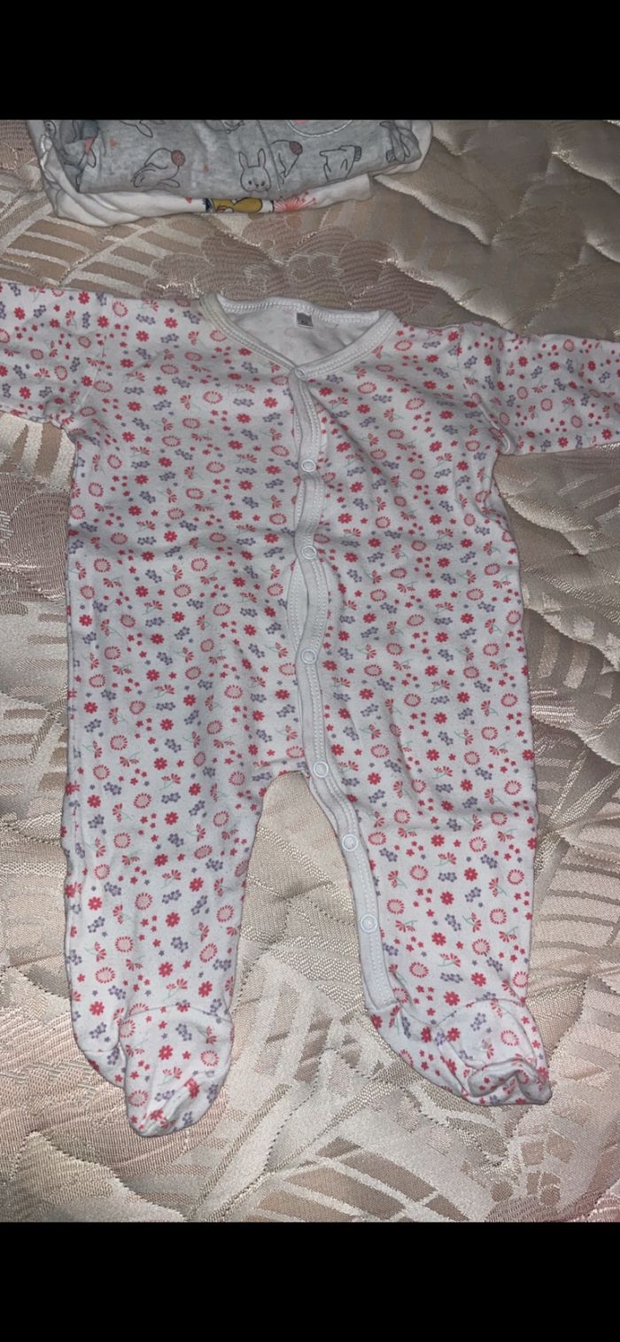 Lot pyjama 3 mois - photo numéro 4