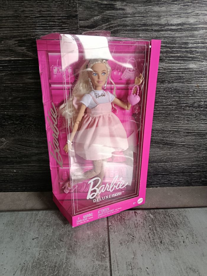 Barbie style
