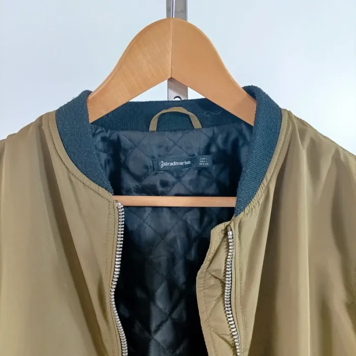Bomber kaki zippé Stradivarius col et poignets contrastants T36 A1441 - photo numéro 2