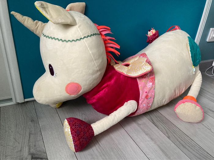 Peluche géante Louise Tagada la licorne