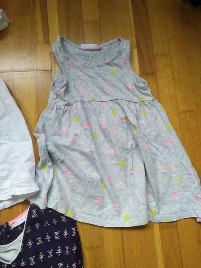 Lot 4 robes été 24 mois celle à pois : VENDUE - photo numéro 3