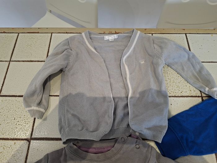 Lot pulls 6 mois - photo numéro 3