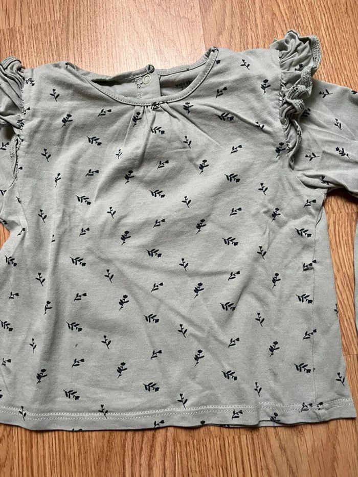 T-shirt ML Vertbaudet 2 ans TBE - photo numéro 2