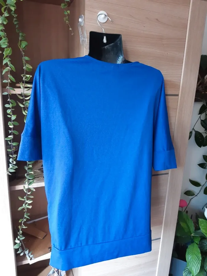 Top bleu - photo numéro 2
