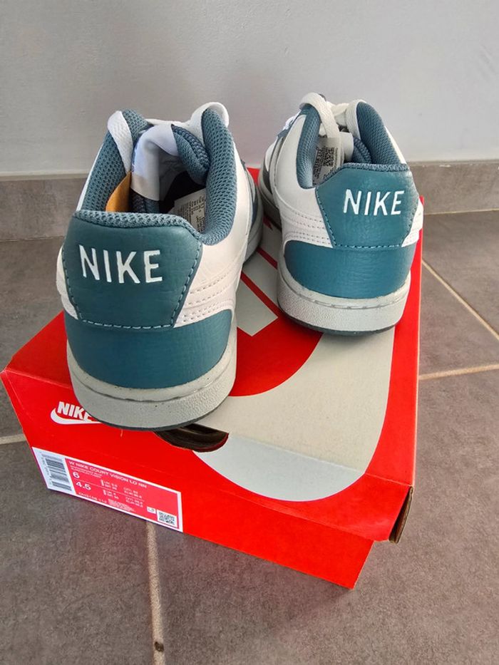 Basket nike Dunk turquoise et blanche - photo numéro 3
