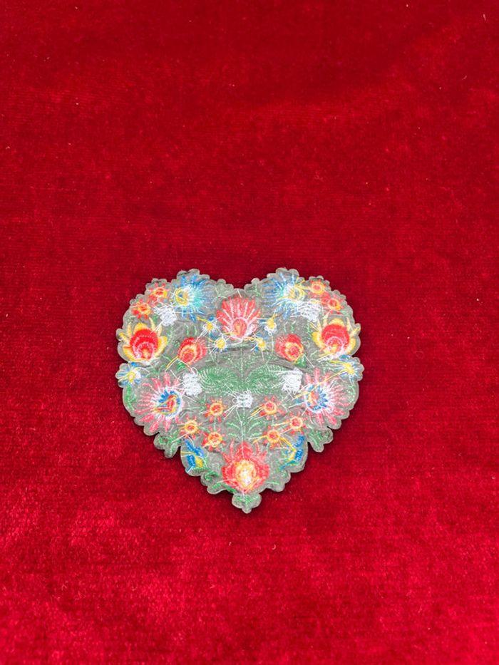 Écusson brodé cœur fleuri – style folklorique coloré - photo numéro 2