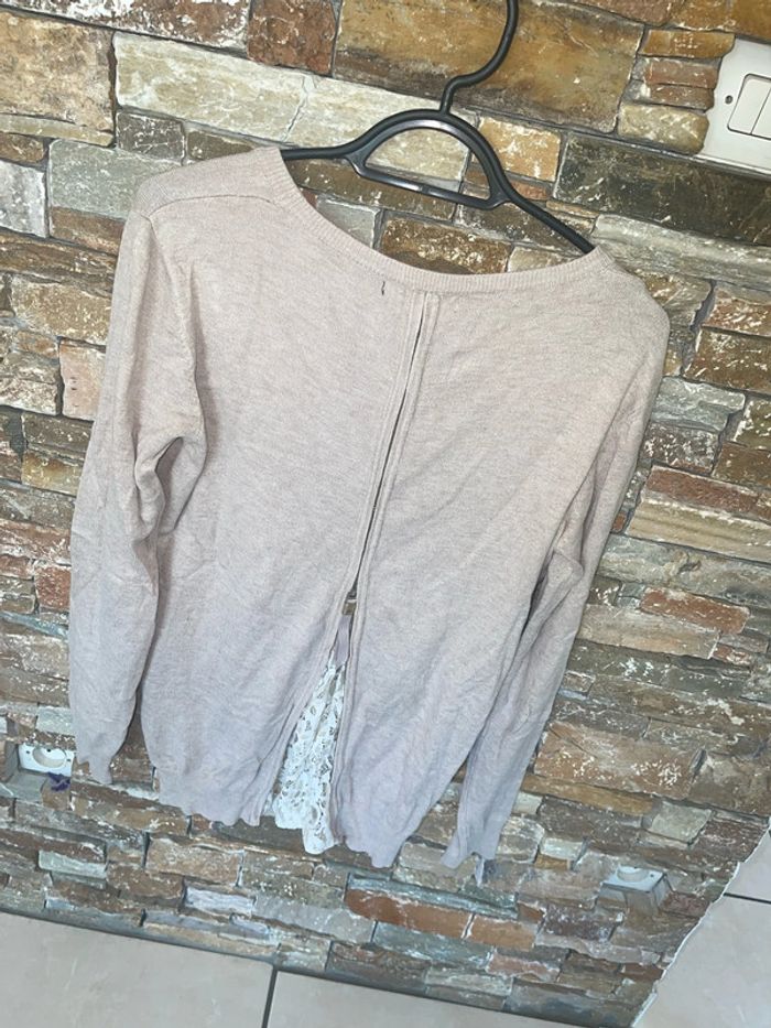 Pull avec dentelle - photo numéro 2