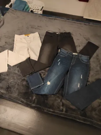 Lot 3 jean's noir/bleu/blanc taille 12 ans