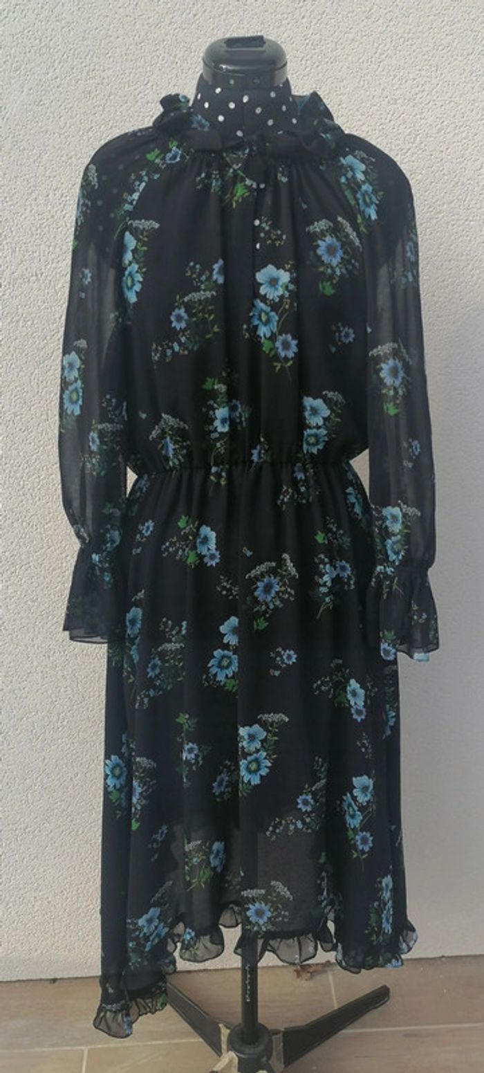 Robe mi-longue froufrou noir fleurs bleu vert Taille S Claudie Pierlot - photo numéro 2