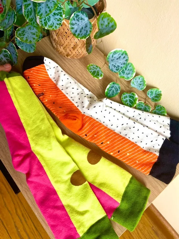 sublime Lot 2 paires chaussettes neuves colorees fantaisie mi hautes - photo numéro 3