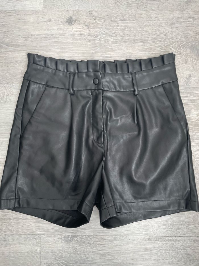 Short femme similicuir noir :36 - photo numéro 2